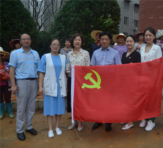 炎炎夏日送清涼，點滴關懷暖人心——城投集團各黨支部開展“送清涼”慰問一線員工活動
