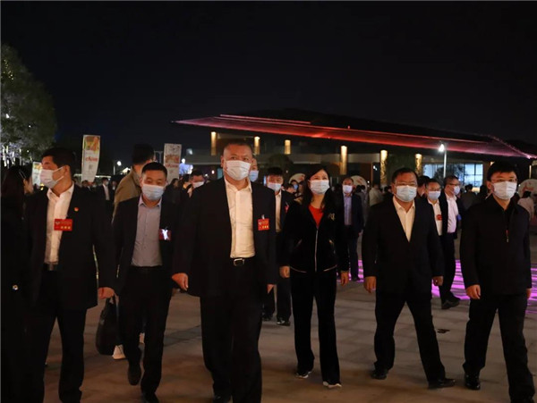 人大代表、政協(xié)委員打卡《china》