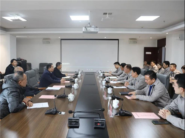 市委常委、常務(wù)副市長鄧永翔現(xiàn)場調(diào)研城投集團產(chǎn)業(yè)項目